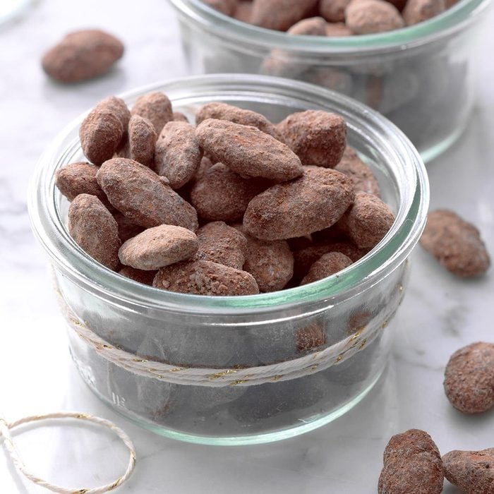 Chocolate Mocha Dusted Almonds Exps Thca18 111228 B11 03 1b 1