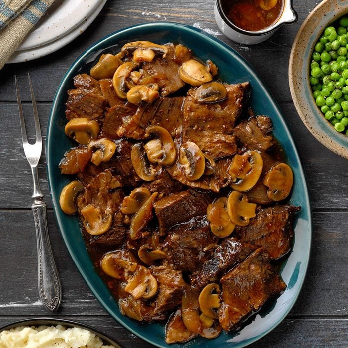 Country Chuck Roast With Mushroom Gravy Exps Dodbz20 132000 B07 23 3b